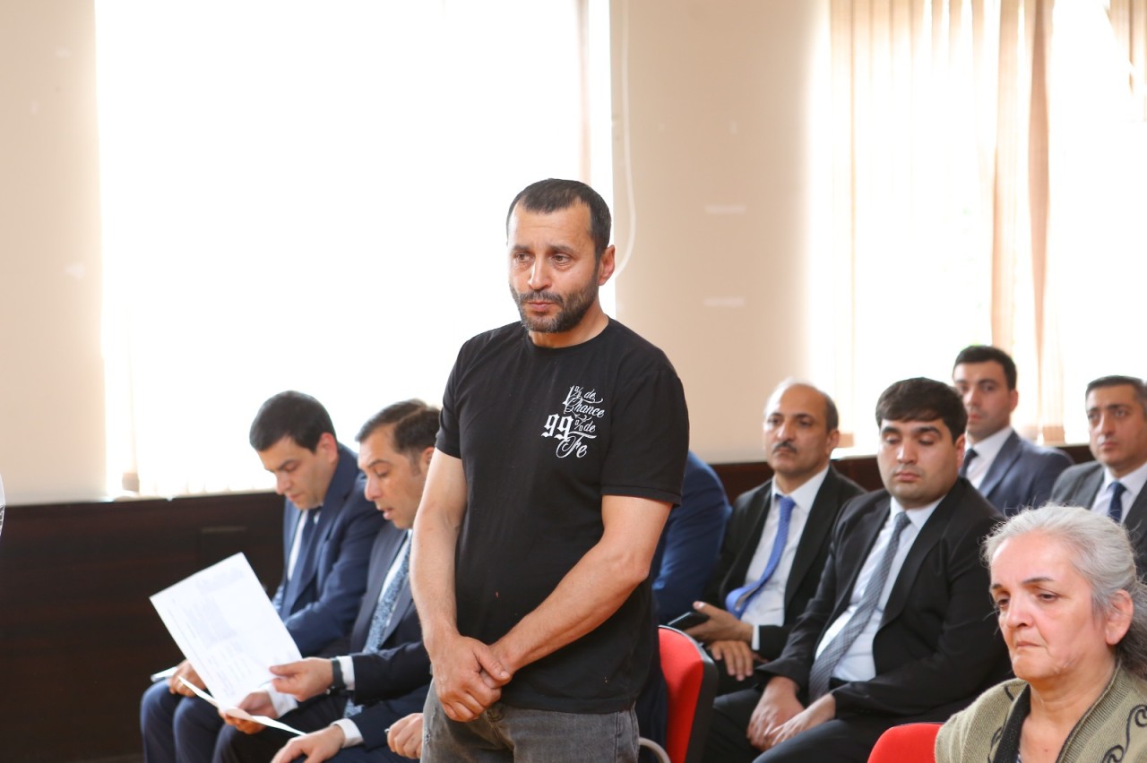 Niyazi Bayramov sakinlərlə səyyar görüş keçirdi - FOTOLAR